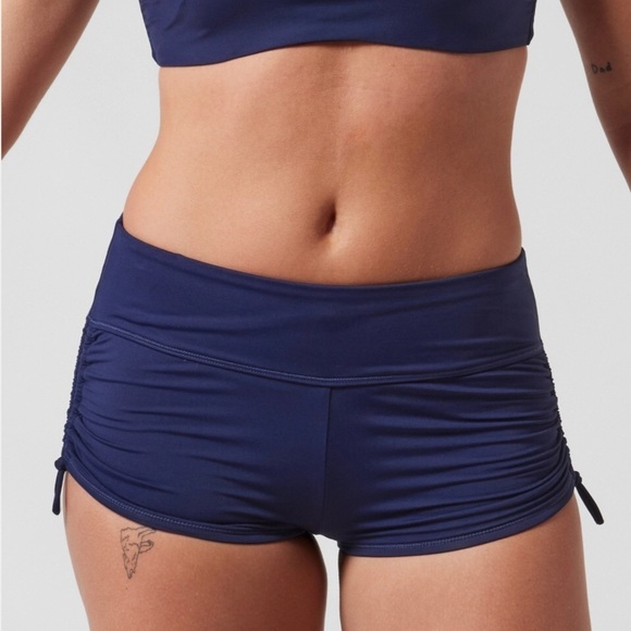 NWT! Athleta Dress Blue Sand Sprint Short - Multiple Sizes💕 - Picture 1 of 7